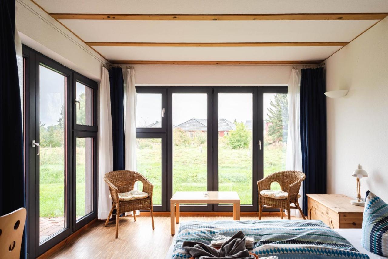 Basiskulturfabrik Oeko-Hotel Нойстрелиц Екстериор снимка